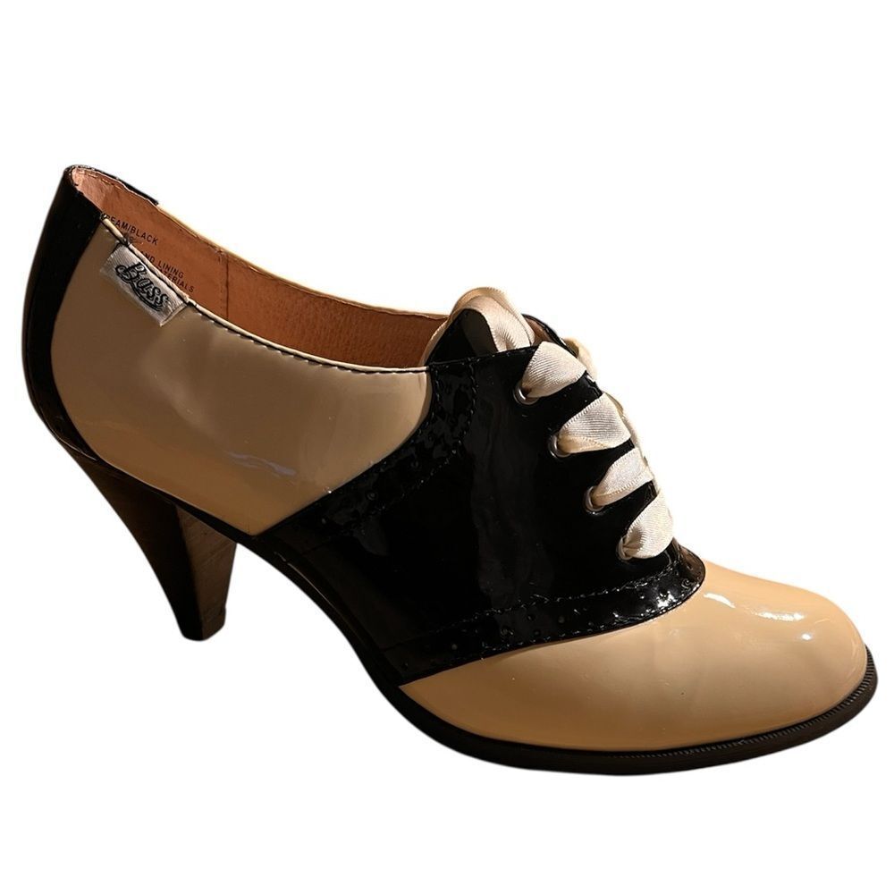 G.H Bass X Rachel Antonhoff Cream & Black Patent Leather Heeled Oxford Shoes
